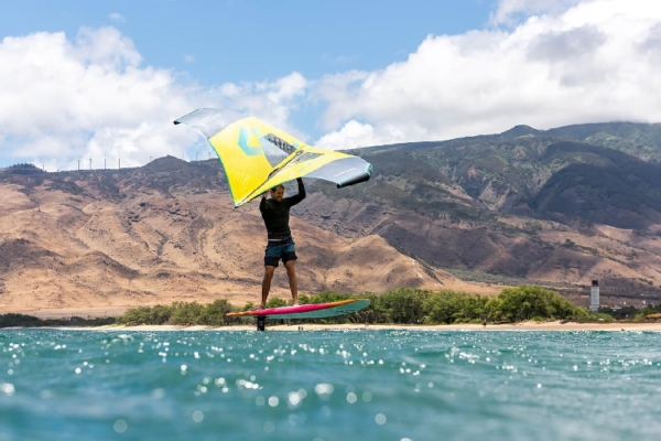 Fanatic SUP Bee (2021) wing foil action